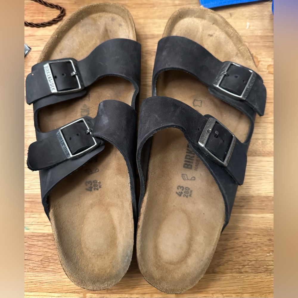 Black nubuck Birkenstock Arizona sz 43